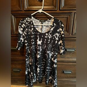 Karen Kane asymmetrical tunic top